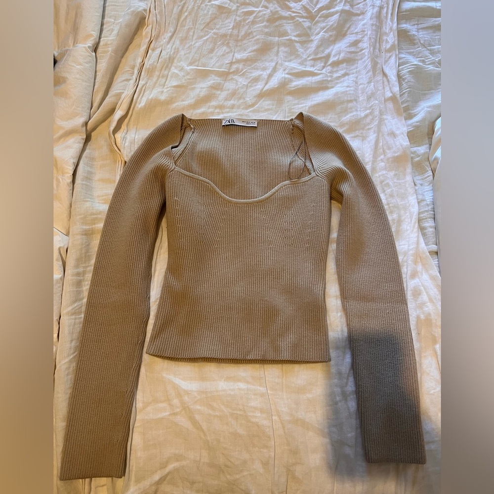 Zara Beige Knitted Scallop Top